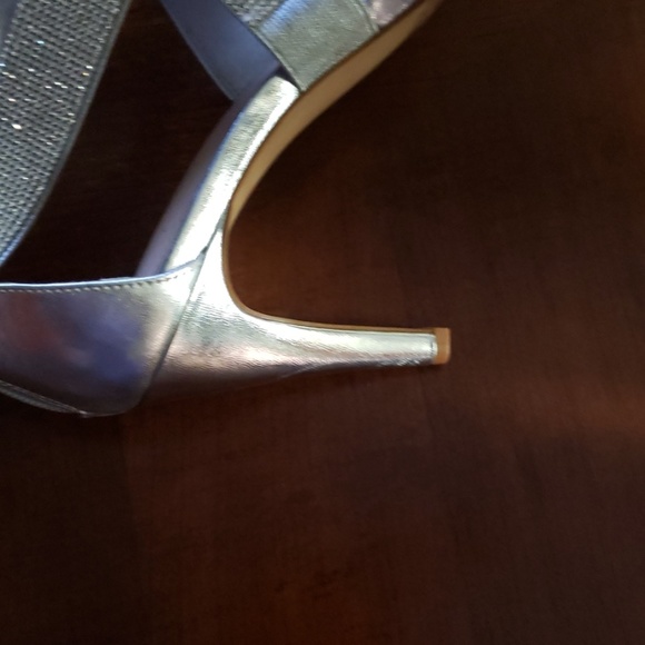 Shoes - Picture 3 of 4